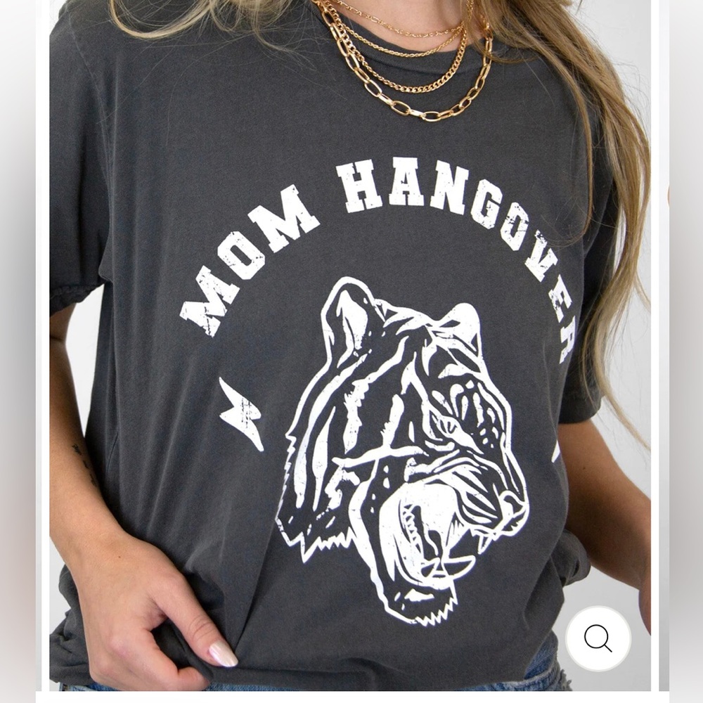 NWT Women’s oversized T-shirt.  Size medium/large